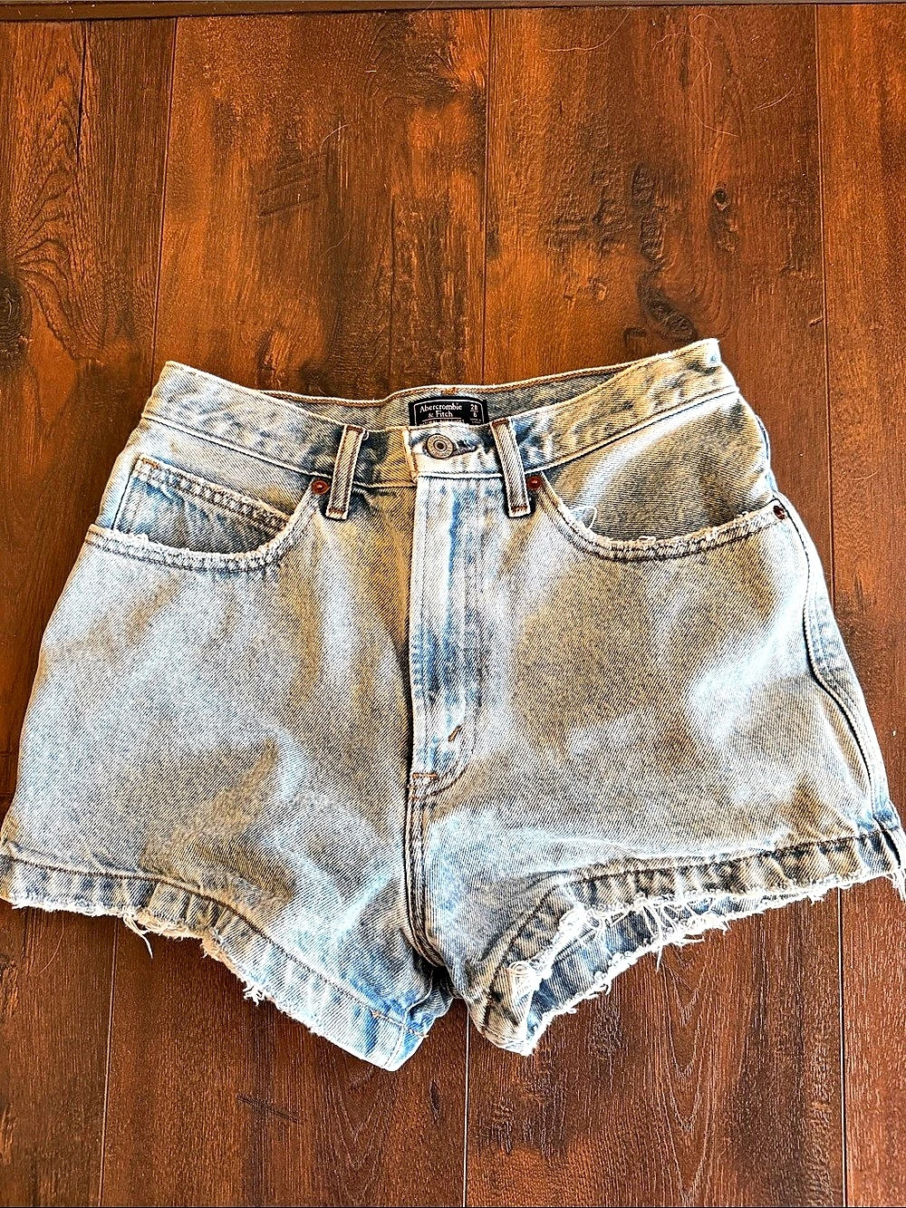 Abercrombie & Fitch Natural Rise Light Wash Denim Shorts 28/6